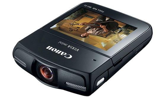 Máy quay phim nhỏ gọn dùng ống kính mắt cá của Canon