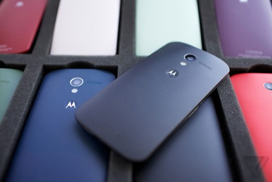 Moto X Điện thoại "tắc kè hoa" Moto X trình làng với camera 10 "chấm"