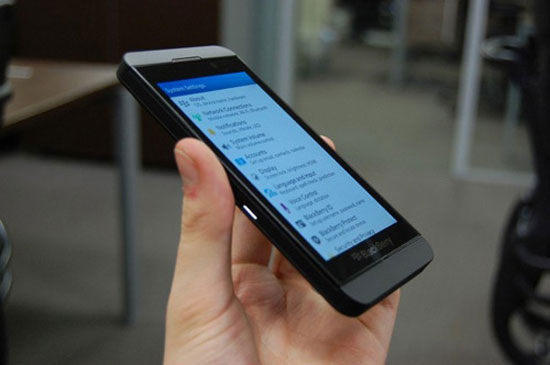 BlackBerry Z10 Loạt smartphone giảm giá mạnh nhất tháng 7