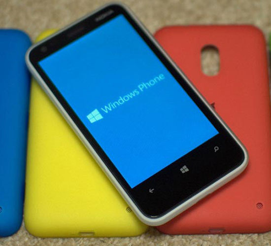 Nokia Lumia 620 Loạt smartphone giảm giá mạnh nhất tháng 7