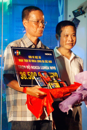 “Siêu phẩm” Nokia Lumia 1020 vừa bất ngờ xuất hiện tại Hà Nội