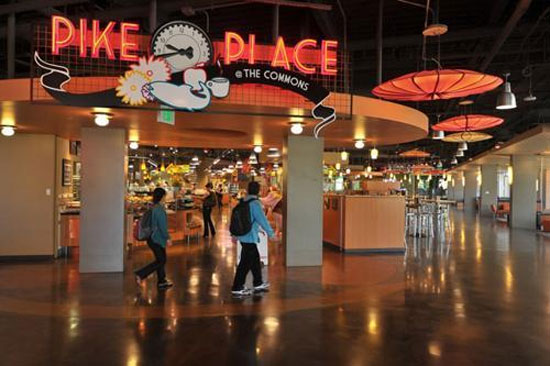 Chuỗi siêu thị Pike-Place cũng có chi nhánh nhỏ tại đây. Cận cảnh trụ sở khổng lồ đẹp như mơ của Microsoft