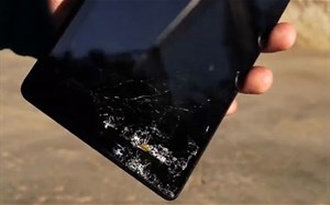 Thử độ bền máy tính bảng Nexus 7 thế hệ mới