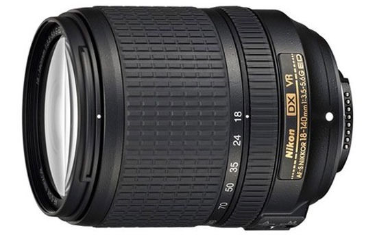 Nikon giới thiệu ống kính 18-140 mm và đèn flash SB-300 giá rẻ