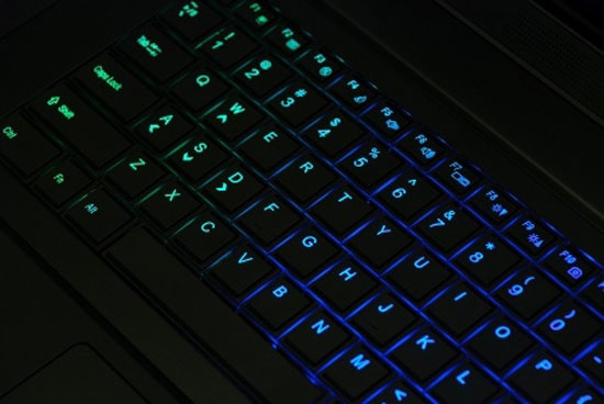 Máy tính xách tay đầu tiên có ổ cứng 6 TB