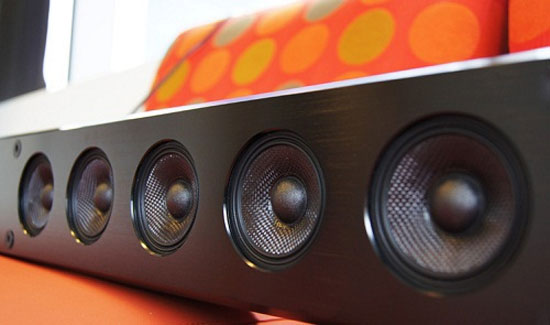 Loa gồm 9 loa thành phần bên trong kết hợp với 7 bộ khuếch đại âm thanh.  Loa Sony HT-ST7 chất âm như rạp hát chuyên nghiệp