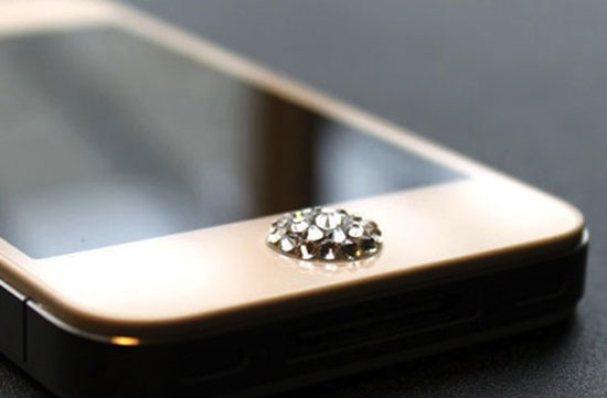 Apple có thể sử dụng chất liệu mới trên phím Home của iPhone 5S. iPhone 5S có thể thêm bản màu vàng, phím Home bằng Sapphire