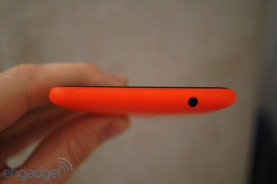 Lumia 625 màn hình 4.7 inch giá chưa đến 6 triệu đồng ở Việt Nam
