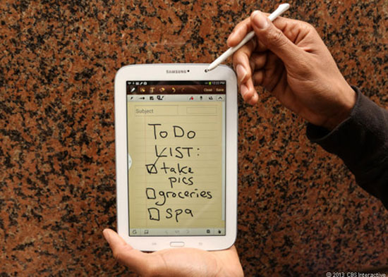 Chọn mua máy tính bảng, máy đọc sách cho năm học mới