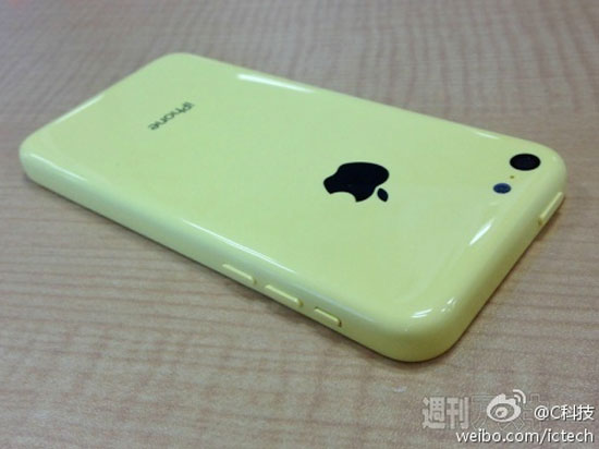 iPhone 5C xuất hiện kèm phụ kiện ốp lưng trong suốt