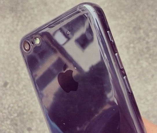 iPhone 5C giá rẻ lần đầu xuất hiện với màu đen