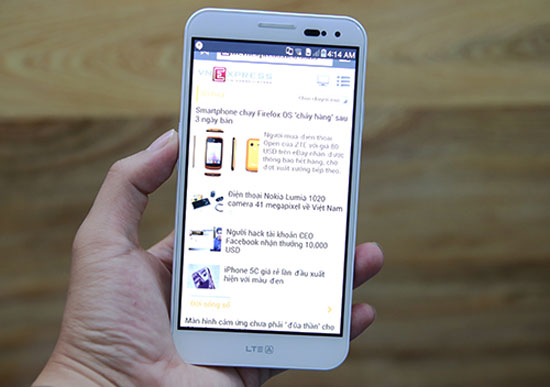 Màn hình kích thước 5,6 inch với độ sáng cao cùng chất lượng hiển thị tốt. Smartphone có bảo mật vân tay Pantech Vega LTE-A A880