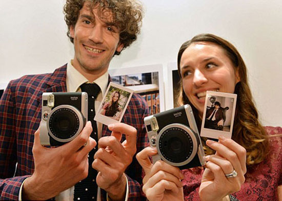 Máy ảnh mới của Fujifilm Sự trở lại của Polaroid