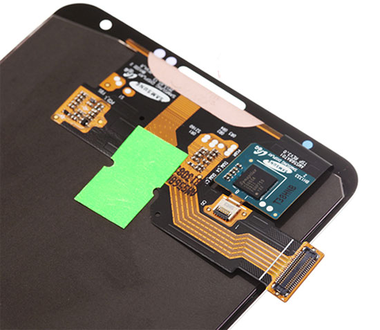 Galaxy Note III lộ ảnh mặt trước, có thể quay video 4K