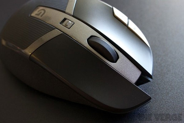 Logitech G602 có thể hoạt động 1400 giờ liên tục