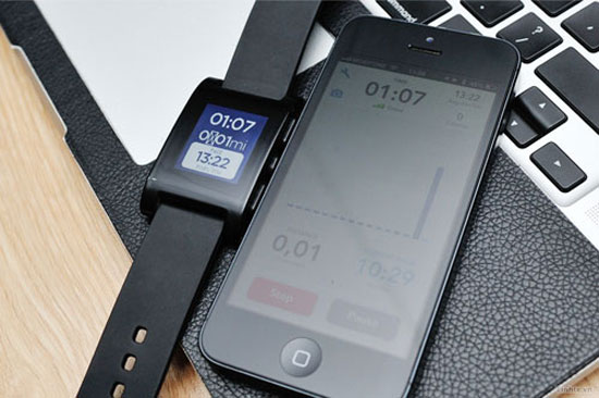 Smartwatch xách tay: Hàng hiếm, giá "chát"