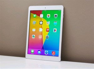 iPad Air bất ngờ giảm giá 100 USD