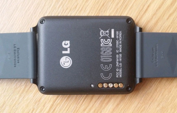 LG G Watch LG sửa lỗi mòn sạc của G Watch bằng phần mềm