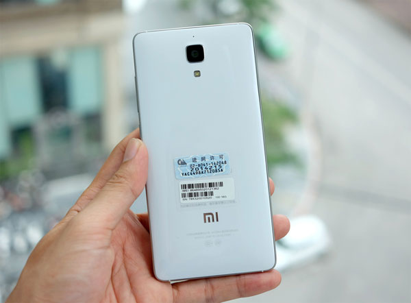 Camera phía sau 13 megapixel Smartphone nhanh nhất thế giới của Xiaomi về Việt Nam