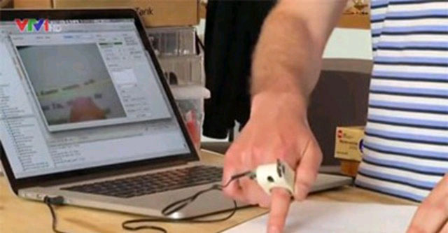 Công cụ Finger Reader Công cụ giúp người khiếm thị hiểu văn bản in