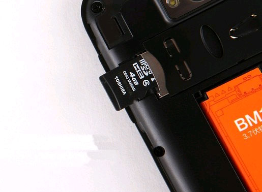 7 phụ kiện khiến điện thoại sớm hỏng