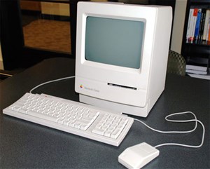 Mổ xẻ máy tính Macintosh của Apple