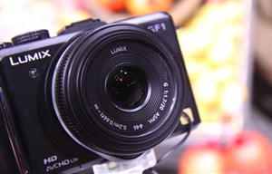 Cận cảnh Panasonic GF1 