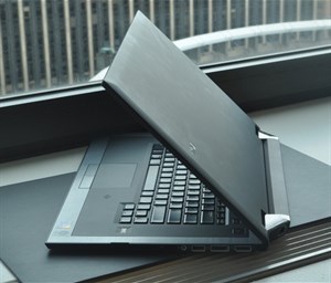 Laptop Dell mới có thể xạc pin không cần dây dẫn