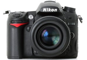 Cảm biến của Nikon D7000 tốt ngang 5D Mark II