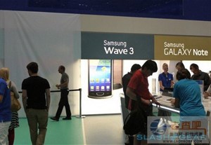 Vừa ra mắt, Galaxy Tab 7.7 đã bị rút xuống vì Apple