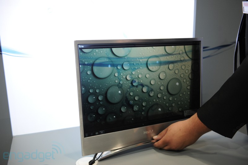 Haier trình diễn TV OLED màn trong suốt