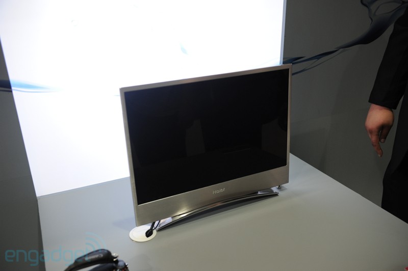 Haier trình diễn TV OLED màn trong suốt