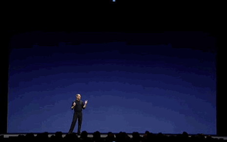 So "găng" tài thuyết trình của 2 ông vua làng công nghệ