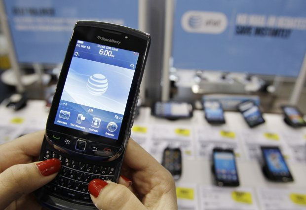 Apple thắng kiện Samsung, RIM đứng giữa được lợi