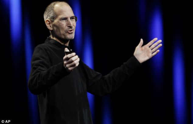 Tân CEO Apple và hành động đầu tiên khác Steve Jobs
