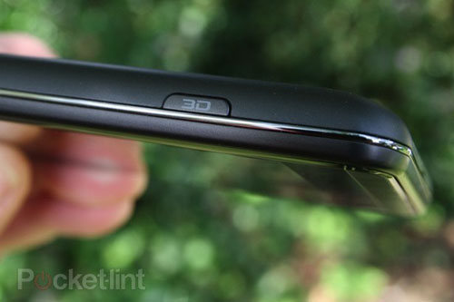 Optimus 3D 'đọ' camera với EVO 3D