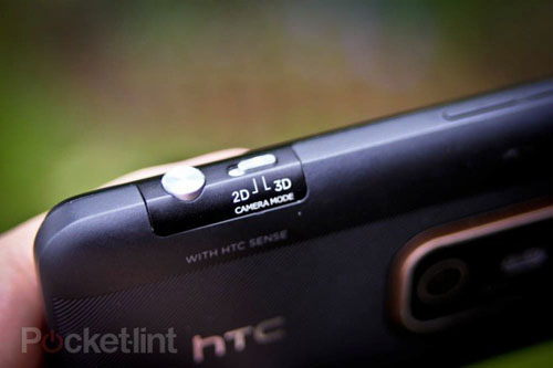 Optimus 3D 'đọ' camera với EVO 3D