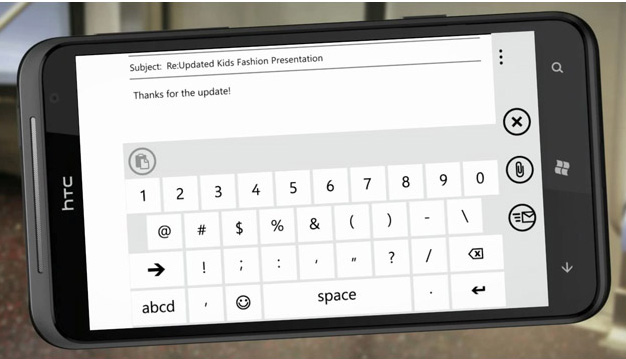 Smartphone nào "hot" nhất cuối năm 2011?