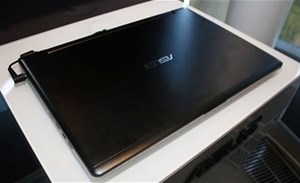 Tháng 10 đón ultrabook chạy Windows 8 lên kệ