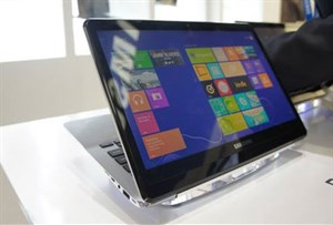 Asus định kiện Samsung "copy" kiểu dáng laptop hai màn hình