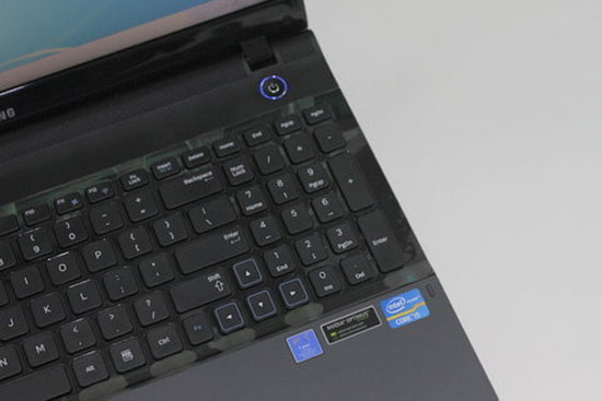 Laptop chạy chip Ivy Bridge giá rẻ của Samsung