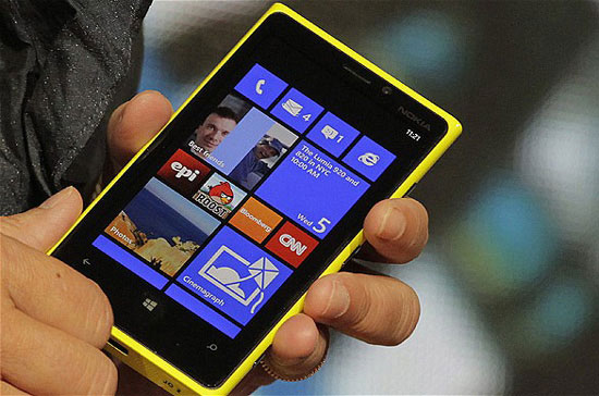 Những đối thủ có thể chơi ép sân iPhone 5