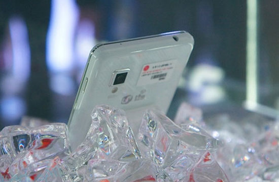 Smartphone 4 lõi cao cấp nhất của LG giá 900 USD