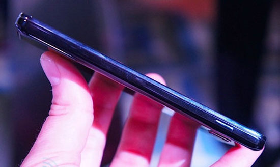 Smartphone 4 lõi cao cấp nhất của LG giá 900 USD