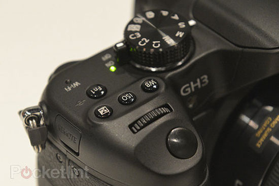 Ảnh thực tế máy mirrorless chuyên video Panasonic GH3