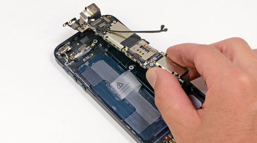 “Mổ bụng” soi mọi chi tiết bên trong iPhone 5