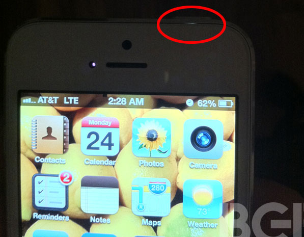 iPhone 5 gặp lỗi hở sáng