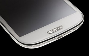 Galaxy S III phiên bản đính đá Swarovski đầu tiên giá 2.700 USD