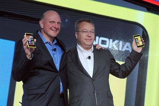 Microsoft và Nokia đã hợp tác được hai năm trong mảng smartphone. Microsoft mua lại bộ phận thiết bị của Nokia với giá 7,2 tỷ USD