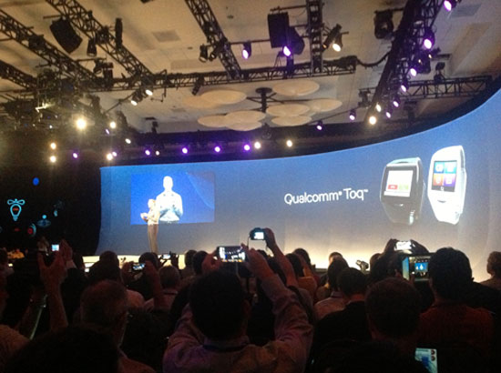 Qualcomm giới thiệu đồng hồ thông minh Toq tại sự kiện Uplinq. Qualcomm trình làng Smartwatch Toq